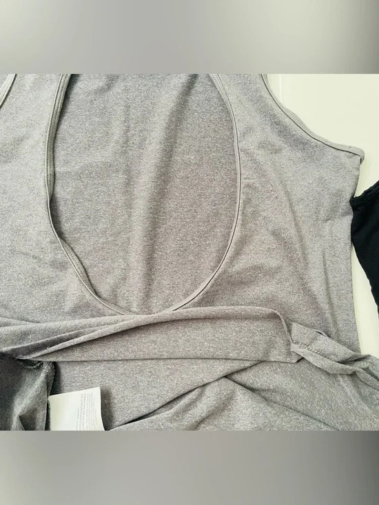 Nike Women’s Cut-Out Back Tank Tops Size S - Set of 3 - Picture 3 of 5